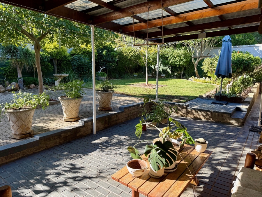 3 Bedroom Property for Sale in Bergzicht Western Cape